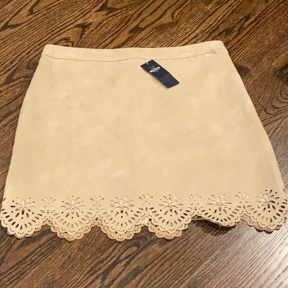 **NWT** Hollister Skirt - Picture 2 of 6